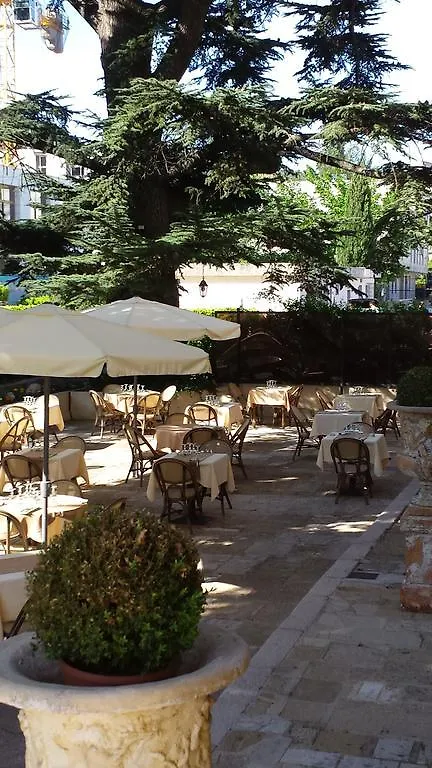 Hostellerie de la Crémaillère Carnoux-en-Provence France