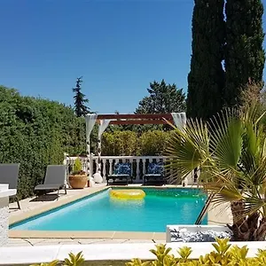 Hébergement de vacances T3 à 10' De Cassis - Piscine Privée Et Cuisine D'été Extérieure, Carnoux-en-Provence